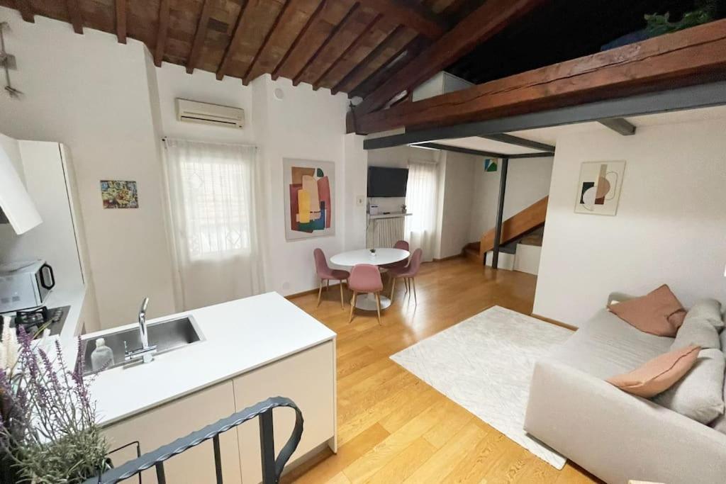 Romantic Apartment In Florenţa Exterior foto
